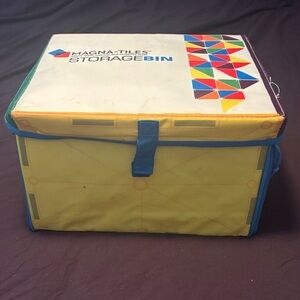 Magna-Tiles Storage Bin with Colorful Design